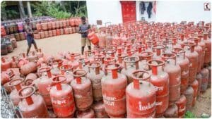 LPG Booking Rules: LPG बुकिंग का नया नियम, शहर में 25 तो गांवों में कितने दिन? हरदीप पुरी ने संसद में साफ की तस्वीर