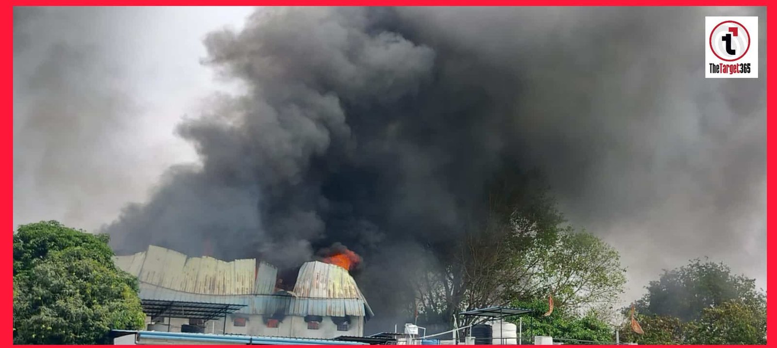 Update News : अंबिकापुर में भीषण आग का तांडव, मुकेश प्लास्टिक दुकान में धमाके, रिहायशी इलाके में दहशत, देखें तस्वीरें