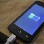 Smartphone Battery : स्मार्टफोन की बैटरी लाइफ क्यों हो रही है कम, क्या आपका चार्जर बन रहा है दुश्मन