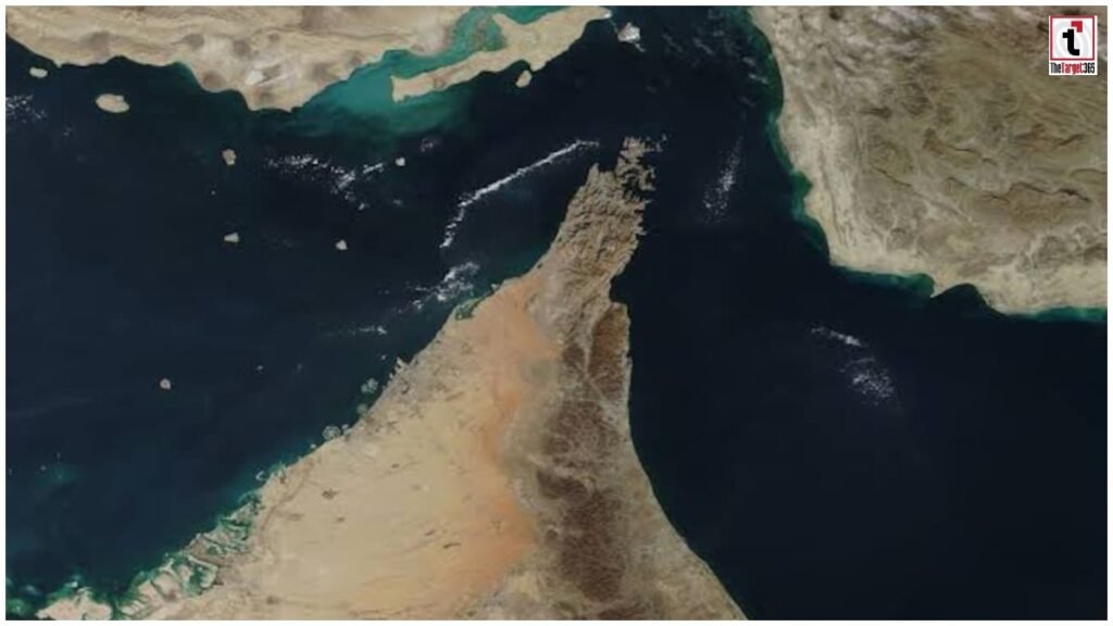 Strait of Hormuz : ईरान ने स्ट्रेट ऑफ होर्मुज बंद किया, अमेरिका से डील टूटी? जानिए बड़ा कारण