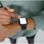 Google या Samsung Android Smartwatch, जानिए किसमें मिलता है ज्यादा बैटरी बैकअप और बेहतर परफॉर्मेंस
