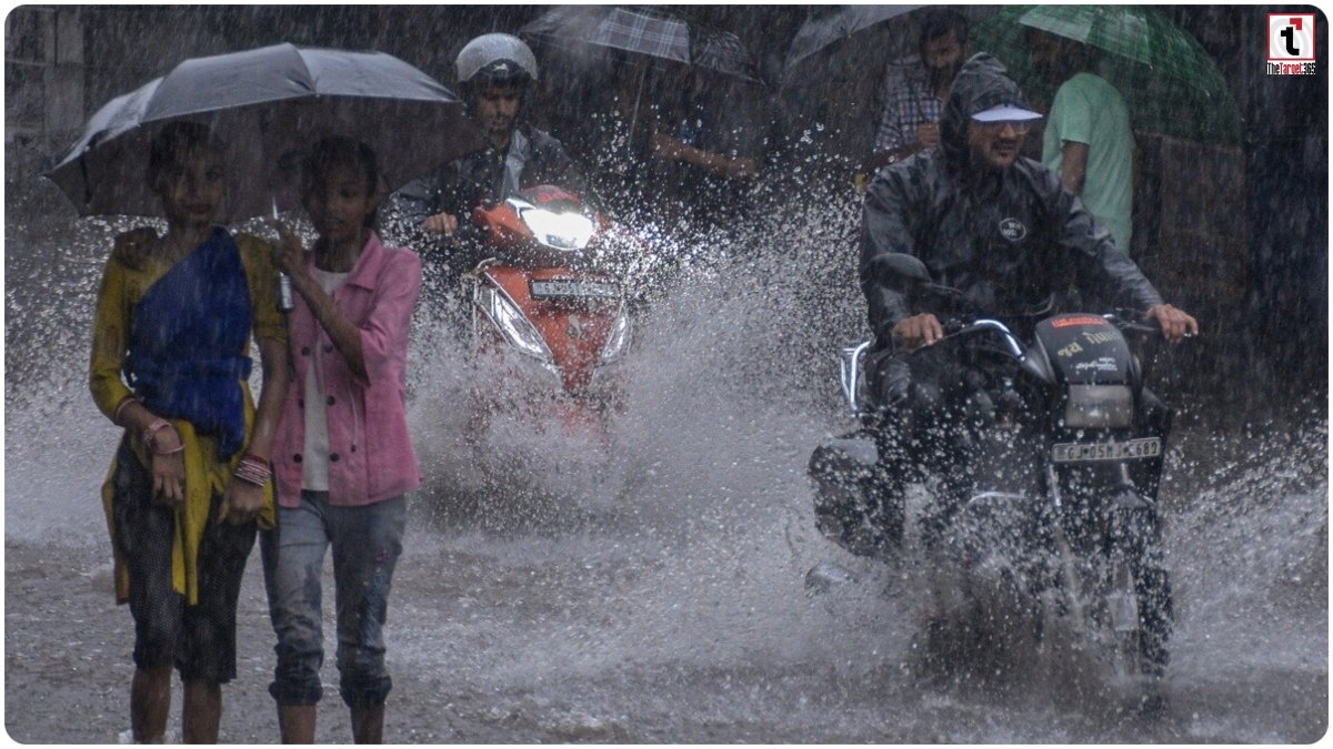 Heavy Rain Warning CG