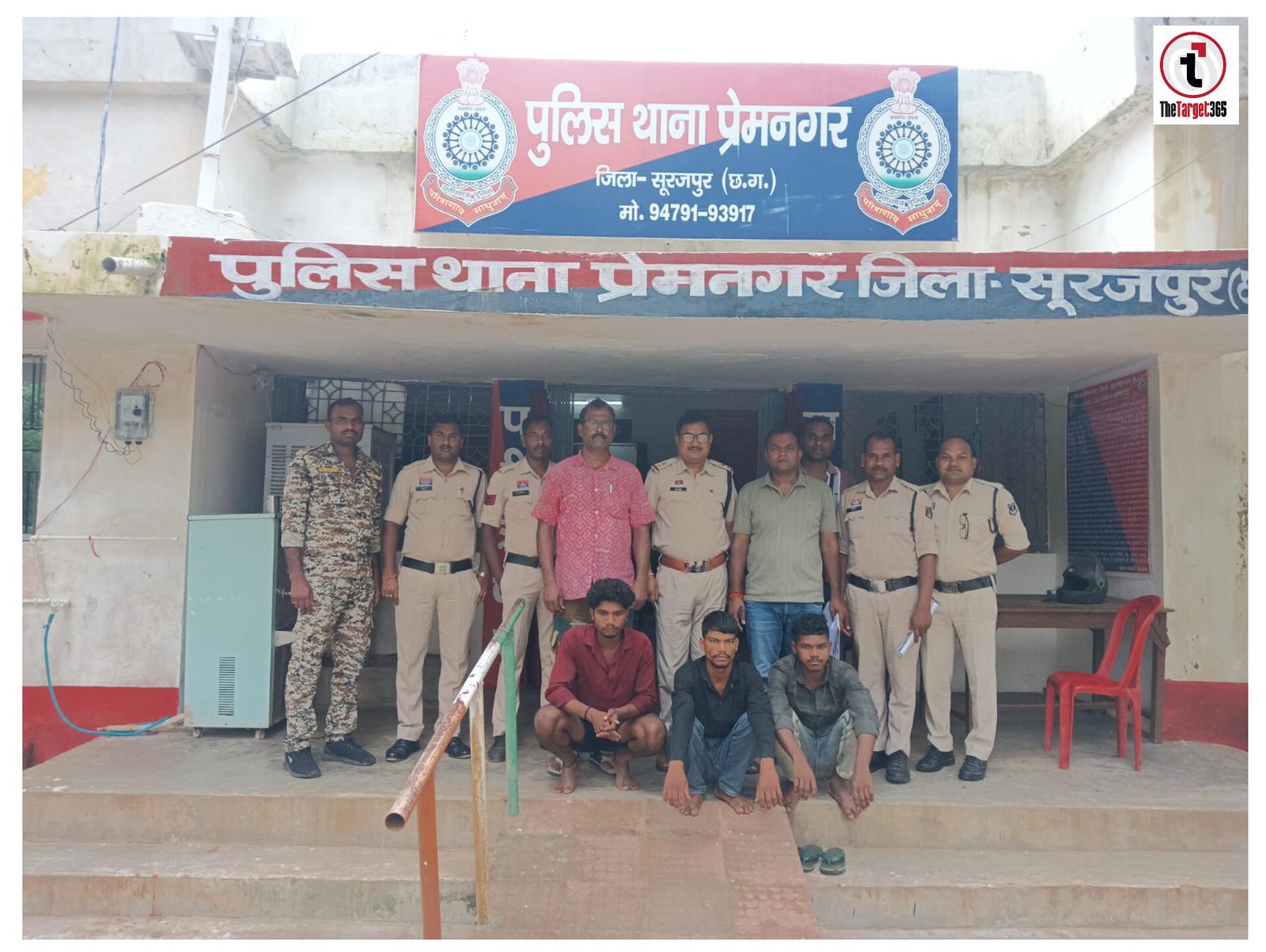 Surajpur News : मोबाइल दुकान में सेंधमारी का खुलासा: 4 पकड़े गए, 2.10 लाख के मोबाइल बरामद
