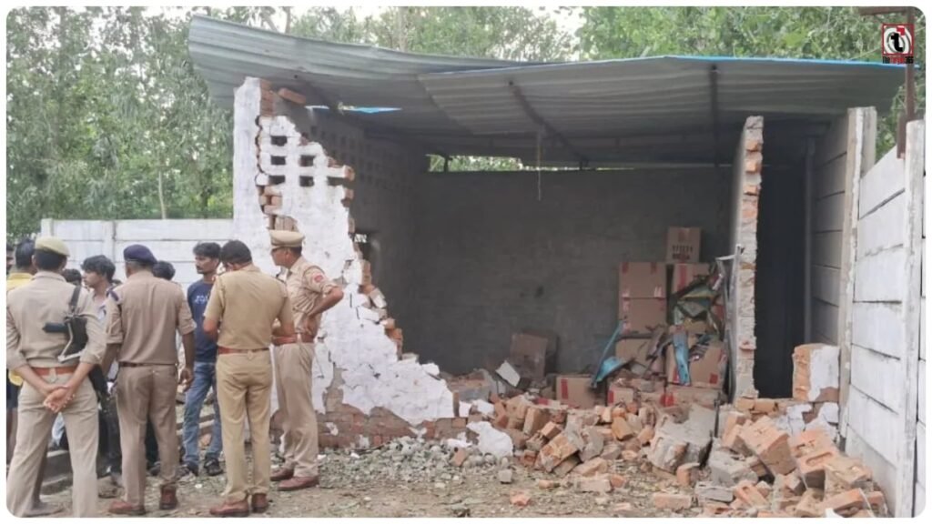 Saharanpur Blast : पटाखा फैक्ट्री में जोरदार विस्फोट, दो की मौत; कई मजदूरों की तलाश जारी