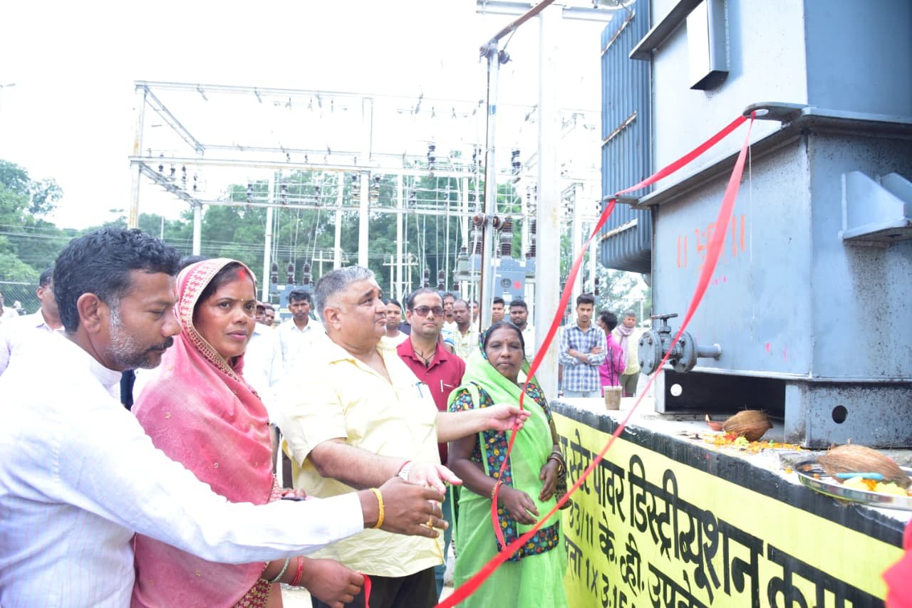 Ambikapur News : भव्य तिरंगा यात्रा के साथ 2.42 करोड़ रू के विद्युत सब-स्टेशन का लोकार्पण और महतारी सदन का भूमिपूजन 1 TheTarget365 – देश-दुनिया की हर खबर