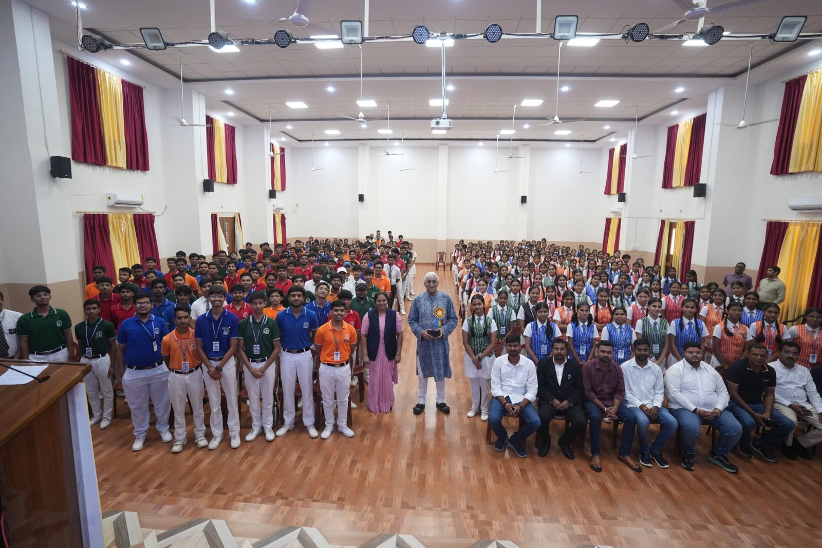 Student Dialogue : टीएस सिंहदेव ने होलीक्रॉस स्कूल के छात्रों से किया सीधा संवाद, Gen Z के सवालों पर खुलकर रखी बात 2 TheTarget365 – देश-दुनिया की हर खबर