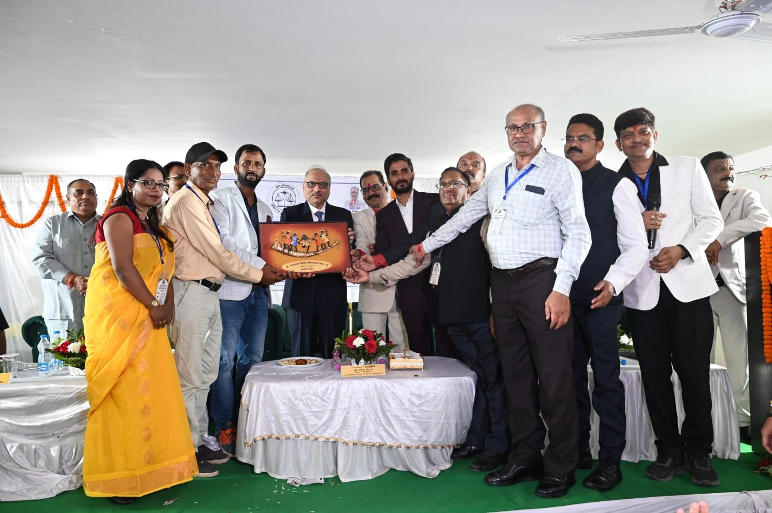 Grand Welcome : मुख्य न्यायाधिपति रमेश सिन्हा का अंबिकापुर में भव्य अभिनंदन, नवीन न्यायालय भवन के शिलान्यास पर अधिवक्ता संघ ने जताया आभार 2 TheTarget365 – देश-दुनिया की हर खबर