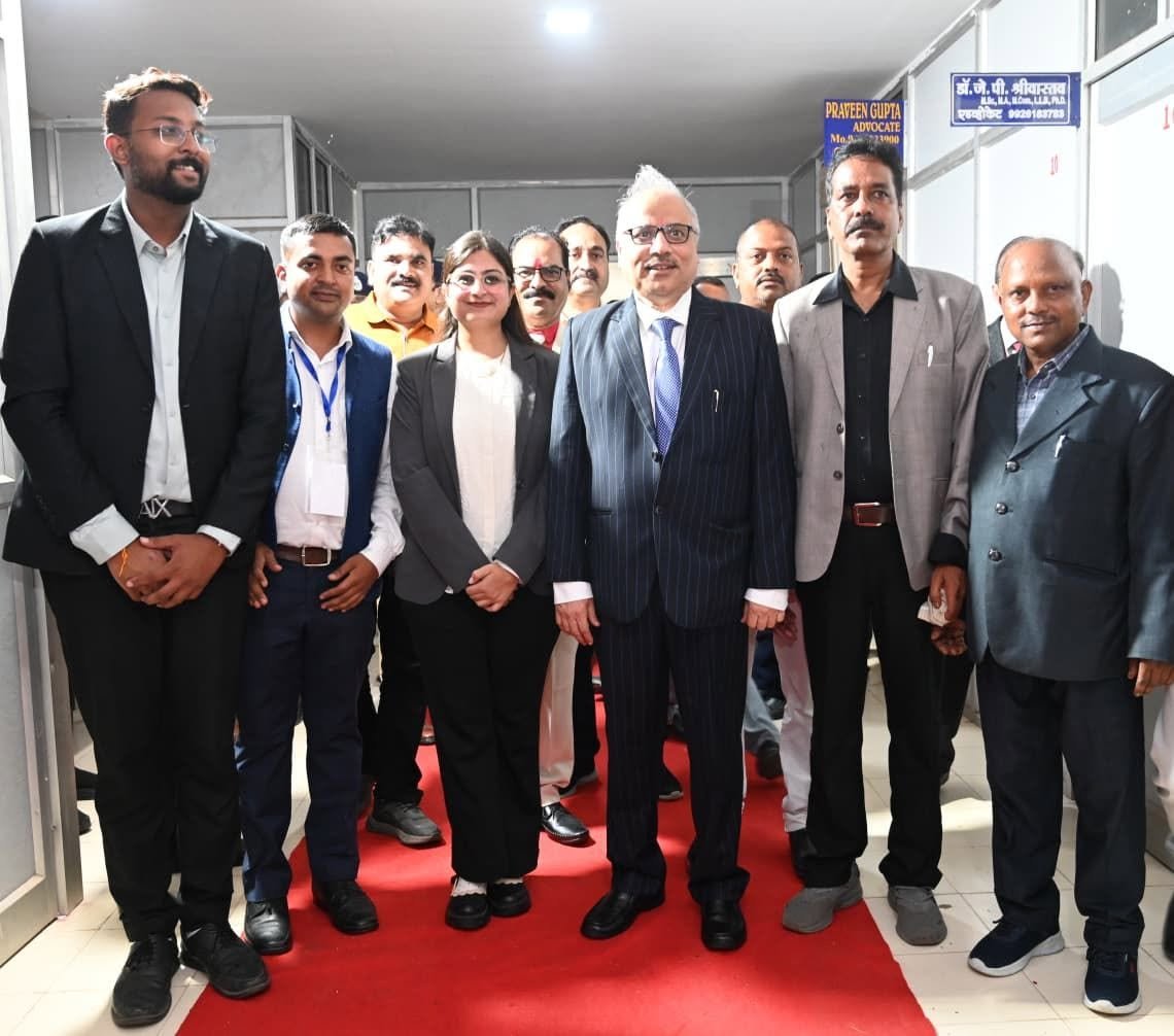 Grand Welcome : मुख्य न्यायाधिपति रमेश सिन्हा का अंबिकापुर में भव्य अभिनंदन, नवीन न्यायालय भवन के शिलान्यास पर अधिवक्ता संघ ने जताया आभार 3 TheTarget365 – देश-दुनिया की हर खबर
