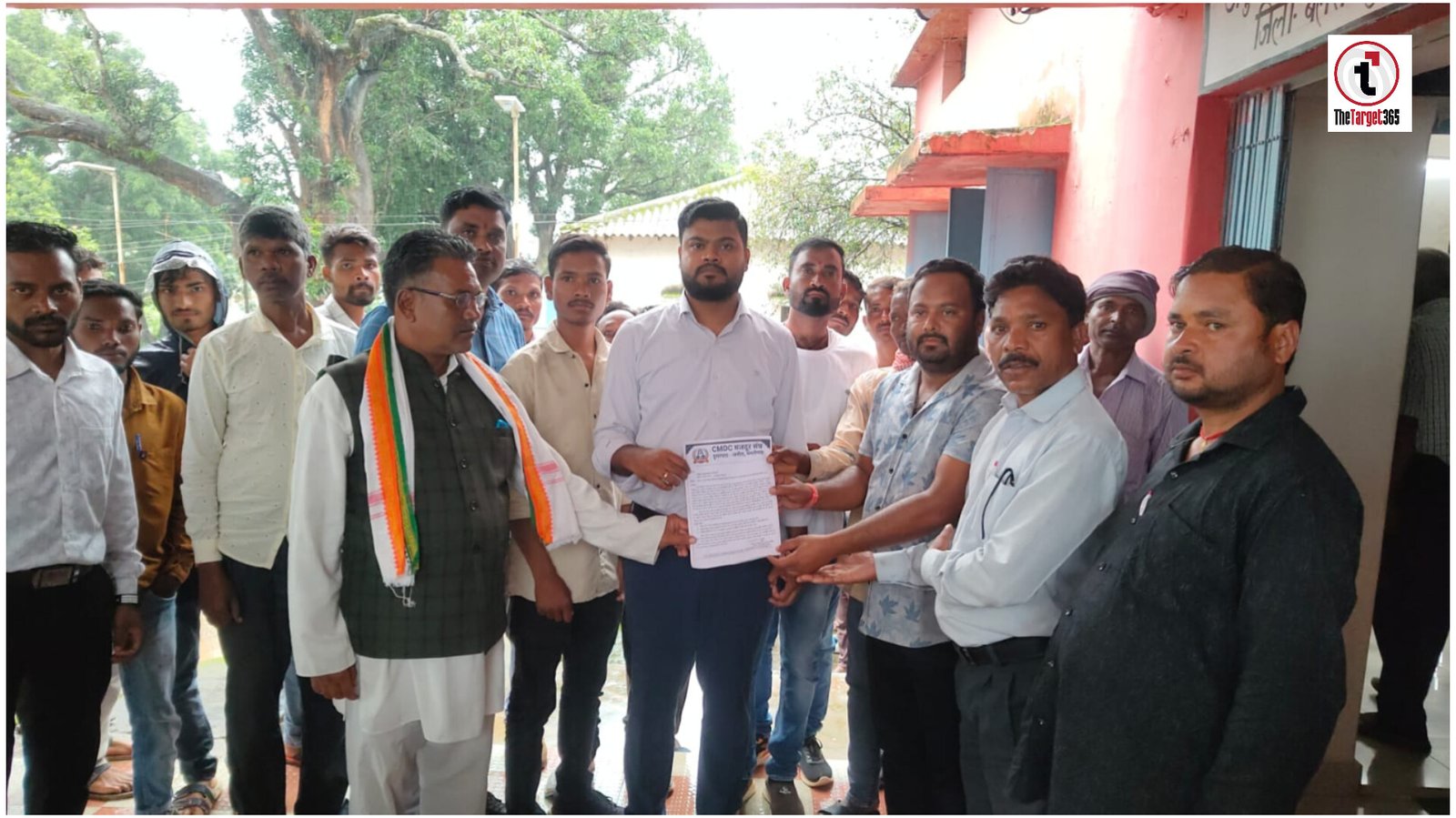 Balrampur News : जमीरापाठ में रोजगार पर घमासान: 30-32 खातेदार, फिर 100 से अधिक दावेदार कैसे?