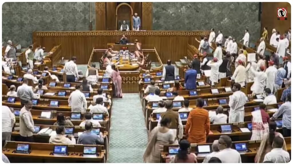Parliament Protest: संसद में विपक्ष का जोरदार हंगामा, अमित शाह की मौजूदगी पर अड़ा विपक्ष