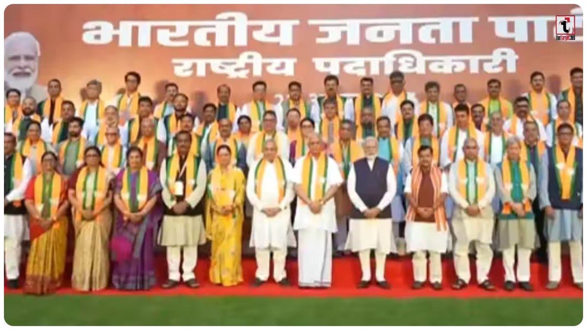 Vande Mataram: सम्मान पर BJP का बड़ा प्रस्ताव, PM मोदी ने नई टीम से मिलकर दिया जीत का मंत्र