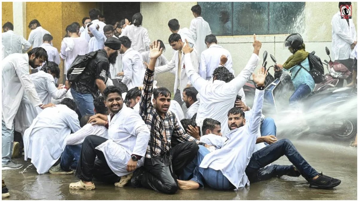Bhopal Intern Doctors Protest