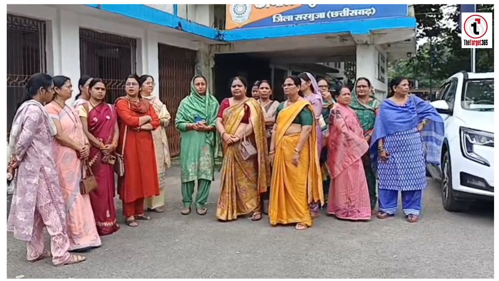 Ambikapur News : गुरुप्रीत सिद्धू मारपीट मामले में महिलाओं ने खोला मोर्चा, षड्यंत्रकारियों के नाम FIR में जोड़ने की मांग