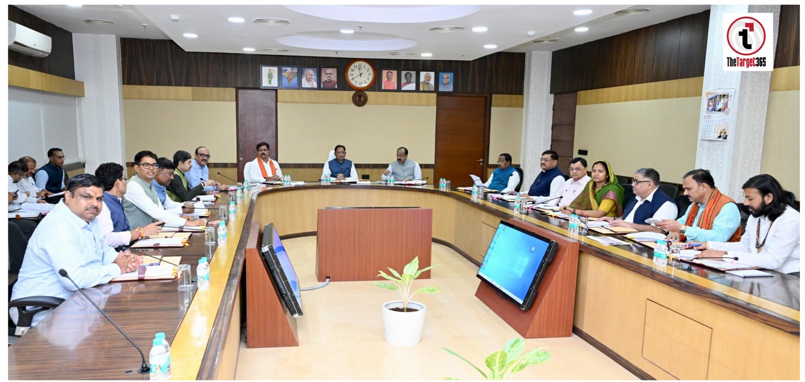 CG Cabinet Decisions : युवाओं के लिए 500 करोड़ का स्टार्टअप मिशन, सरकारी कर्मचारियों को 45 साल तक नौकरी आवेदन की छूट