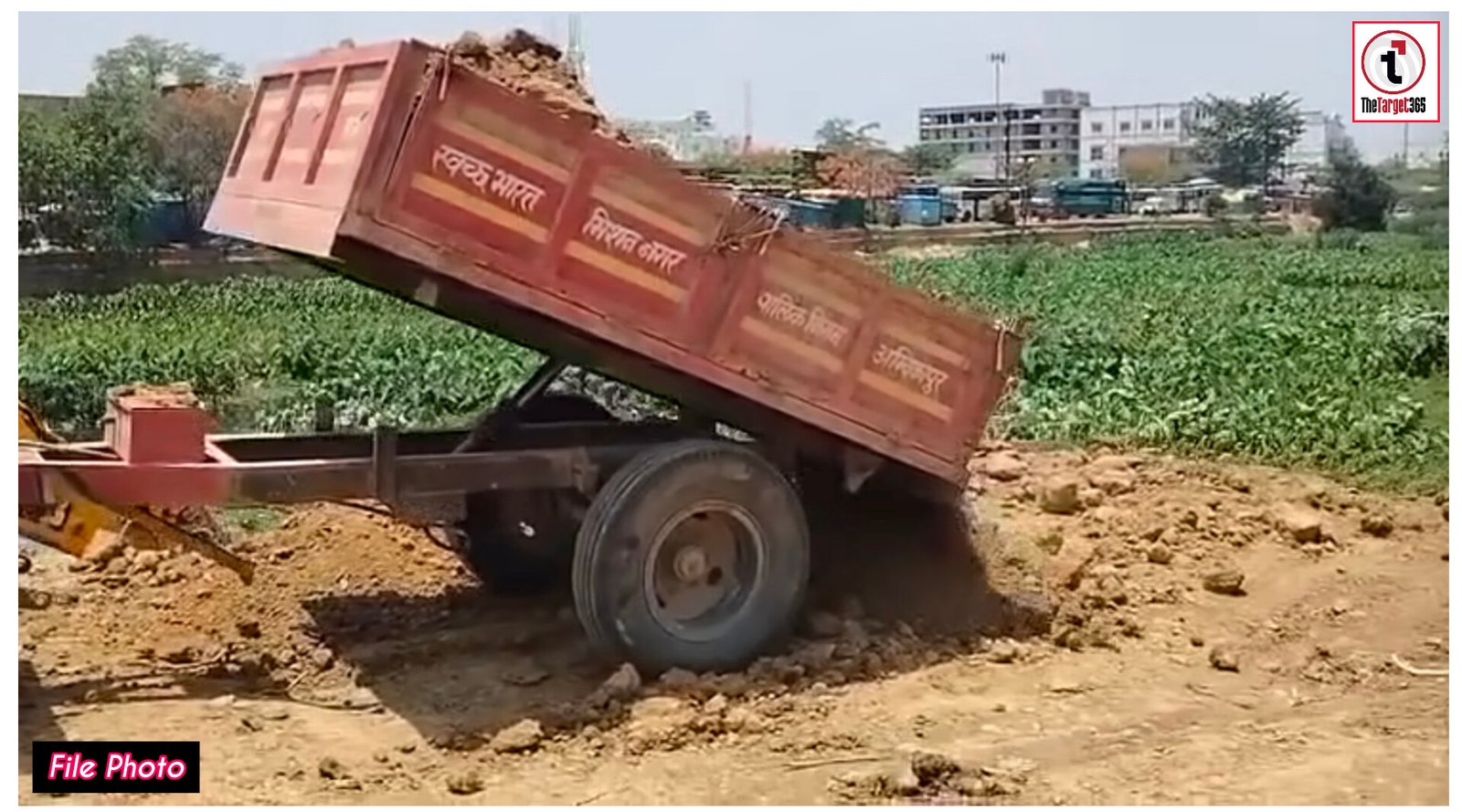 Ambikapur News : तालाब की जमीन की प्लाटिंग मामले में FIR के निर्देश, आदिवासी भूमि के कथित फर्जी अंतरण और दस्तावेजों में गड़बड़ी का मामला सामने आया, कई लोगों की भूमिका संदेहास्पद
