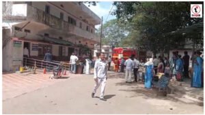 Ambikapur News : जिला न्यायालय परिसर में आग लगने से मचा हड़कंप, दमकल की टीम ने पाया काबू