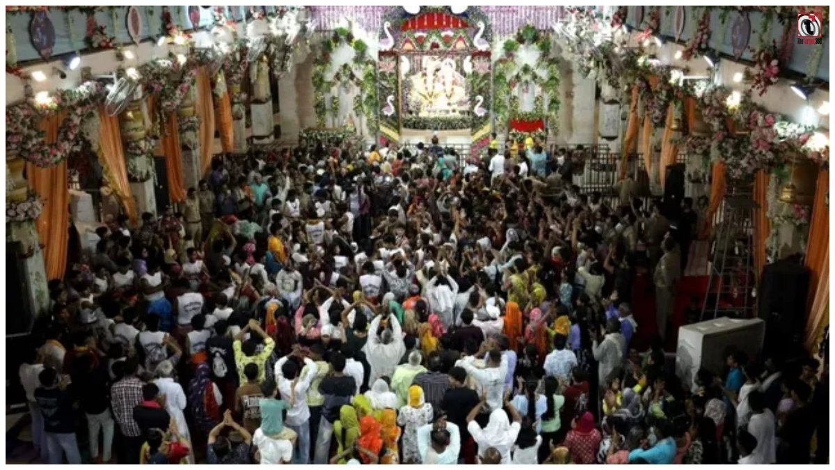 Krishna Janmashtami Live: नंद घर आनंद भयो… जन्मे कान्हा, देशभर में कृष्ण जन्माष्टमी की धूम