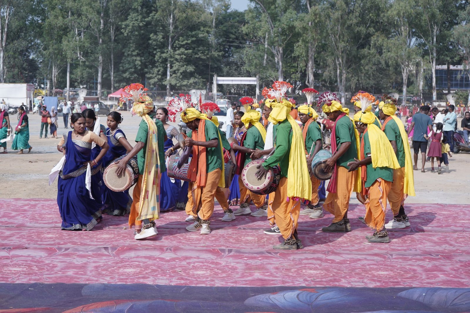 Ambikapur News : अम्बिकापुर की लोक नृत्य प्रतियोगिता में कौन बना विजेता? जानिए दोनों वर्गों के परिणाम 7 TheTarget365 – देश-दुनिया की हर खबर