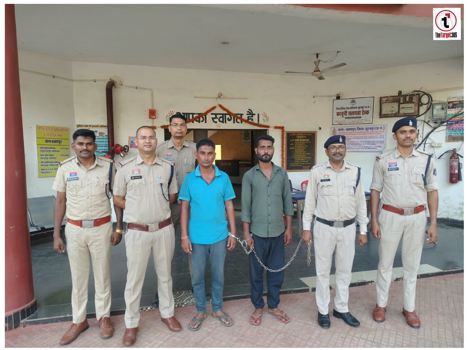 Surajpur News : बैंक से 2 लाख रुपये निकालते ही हुई उठाईगिरी, दो आरोपी गिरफ्तार; 1.37 लाख रुपये बरामद