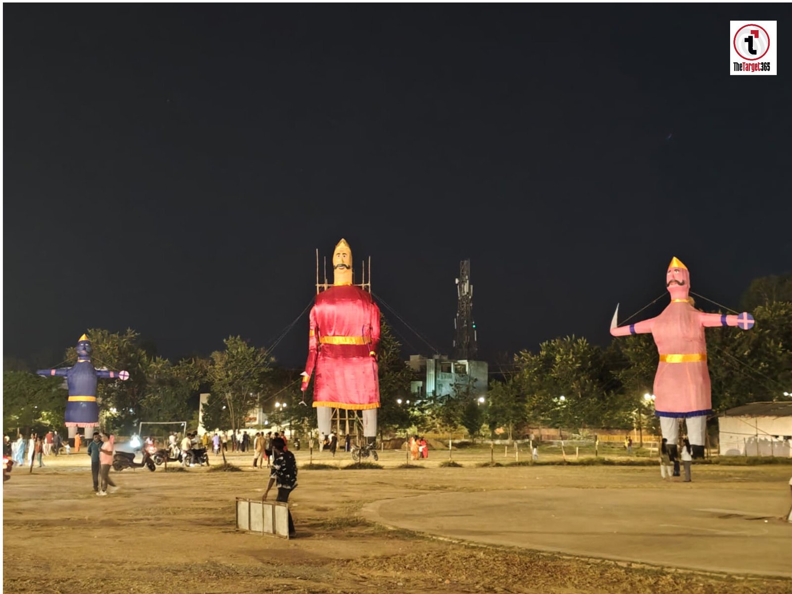 Ambikapur News : विजयादशमी महोत्सव में जलेगा 80 फीट का रावण, निकलेगी भव्य शोभायात्रा