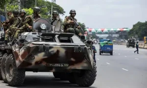 Gopalganj Bangladesh curfew : बंग्लादेश के गोपालगंज में कर्फ्यू, हालात तनावपूर्ण: अवामी लीग समर्थकों और एनसीपी कार्यकर्ताओं के बीच झड़प के बाद बिगड़ा माहौल