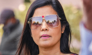 महिला पहलवानों के यौन उत्पीड़न के आरोपों पर कुछ नही बोलीं स्मति ईरानी- महुआ मोइत्रा