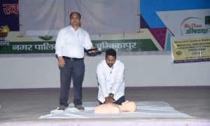 निर्वाचन में लगे अधिकारी-कर्मचारियों को आपात स्वास्थ्य स्थितियों से निपटने प्रारंभिक उपचार एवं स्वास्थ्य संबंधी बिंदुओं पर दिया गया प्रशिक्षण