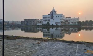 शहर के छठ घाट बिखेर रहें हैं अपनी खूबसूरती, देखें तस्वीरों में