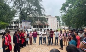 Mental Health Drive: राजीव गांधी पीजी कॉलेज के विद्यार्थियों ने चलाया मानसिक स्वास्थ्य जागरूकता अभियान, नुक्कड़ नाटक से दिया सकारात्मक संदेश
