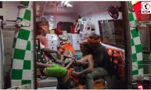Surajpur Accident : मजदूरों से भरी पिकअप पलटी, 10 नाबालिगों समेत 25 घायल; ओवरटेक के दौरान हुआ बड़ा हादसा