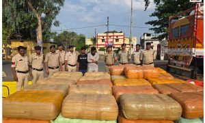 Balrampur News : 16 करोड़ के गांजा तस्करी नेटवर्क पर बड़ा प्रहार, उड़ीसा के 4 और आरोपी गिरफ्तार; अब तक 9 तस्कर सलाखों के पीछे