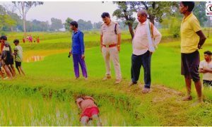 Surguja News : खेत में सिंचाई के दौरान करंट से किसान की मौत, अवैध बिजली हुकिंग बनी जानलेवा