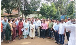 Ambikapur News : TET के आधार पर पदोन्नति से वंचित न करने की मांग, शिक्षकों ने संयुक्त संचालक को सौंपा ज्ञापन