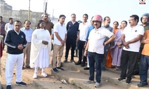 Ambikapur News : सड़कों के काम को मिलेगी रफ्तार, स्कूटी से निकले डिप्टी CM अरुण साव ने किया शहर का औचक निरीक्षण