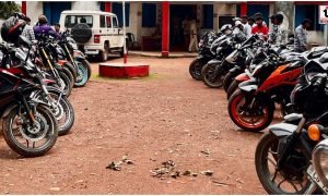 Police Action : अंबिकापुर में स्टंटबाजों पर पुलिस का शिकंजा, 158 बाइकें जब्त, परिजनों को चेतावनी